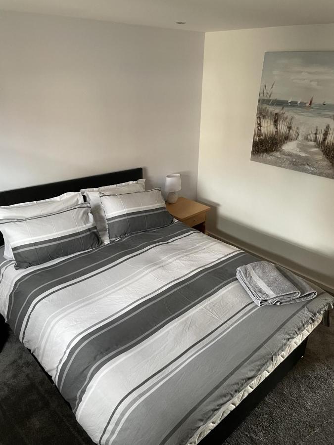 Beach Front Ground Floor Apartment ลาแนคลี ภายนอก รูปภาพ